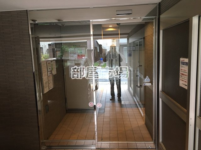 オープンレジデンシア池之端のエントランス