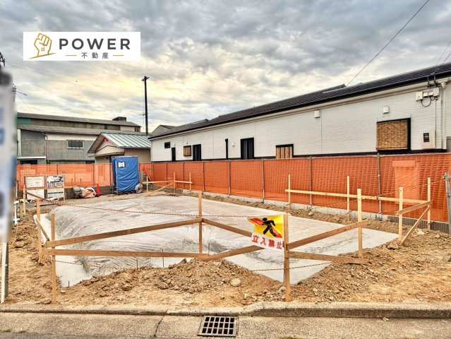 岡崎市中町4丁目の外観|現在建築中のため、real な仕上がりをいち早くご覧になりたい方は、現地でのご案内も可能です。お気軽にお問い合わせください。									
									