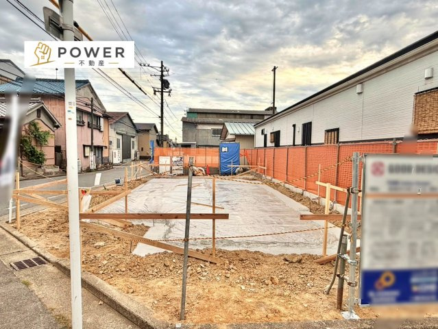 岡崎市中町4丁目の外観|現在建築中のため、real な仕上がりをいち早くご覧になりたい方は、現地でのご案内も可能です。お気軽にお問い合わせください。									
									