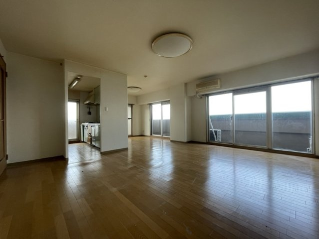 アルファシティ屋島五番館の居間・リビング