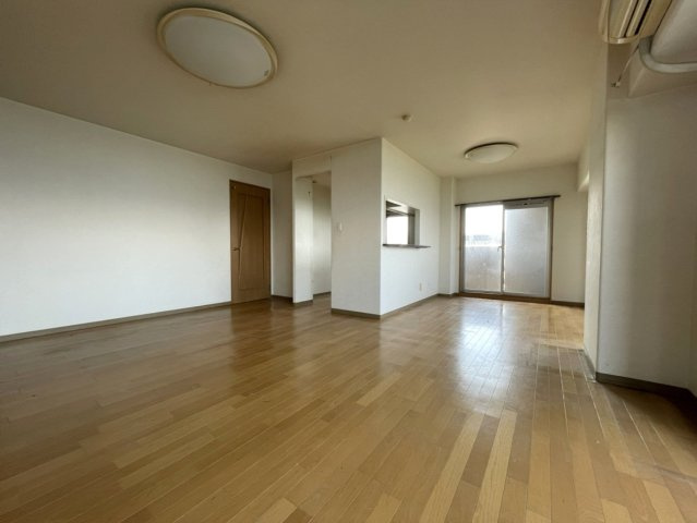 アルファシティ屋島五番館の居間・リビング