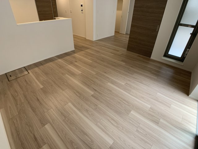 西宮市小松町２丁目の賃貸マンションの居間・リビング