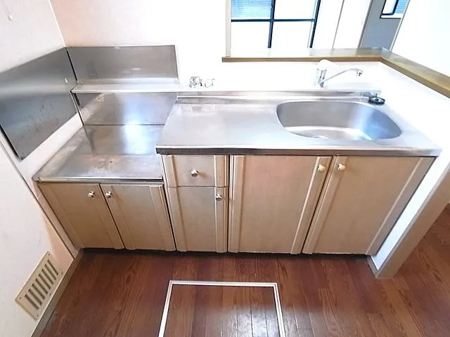 西宮市甲風園３丁目のアパートのキッチン