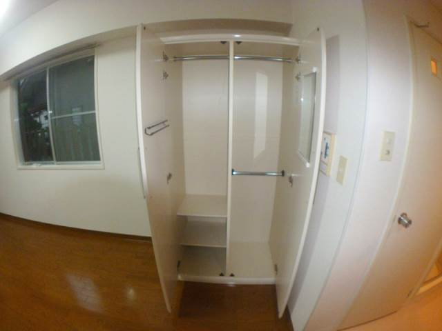 神戸市灘区赤坂通６丁目の賃貸マンションの収納