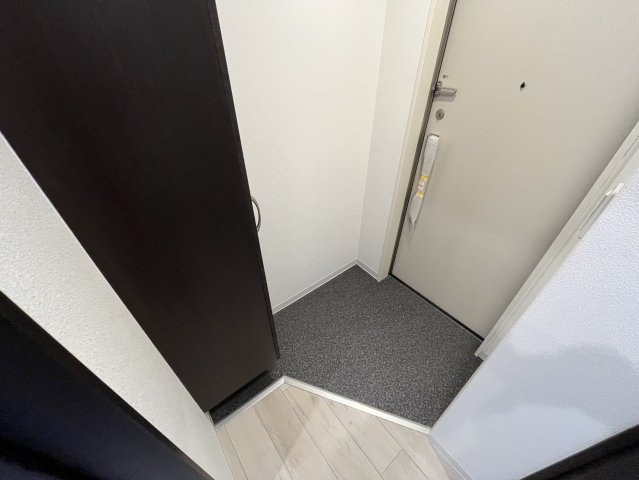 神戸市東灘区魚崎北町７丁目のアパートの玄関