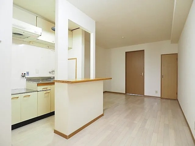 神戸市灘区楠丘町５丁目の賃貸マンションの居間・リビング