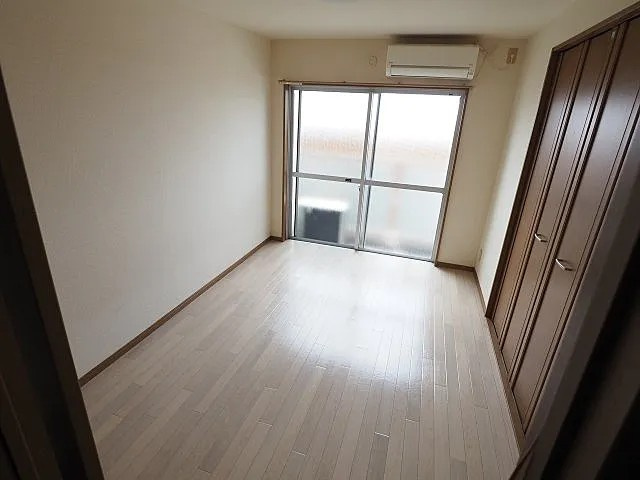 神戸市灘区楠丘町５丁目の賃貸マンションの居間・リビング