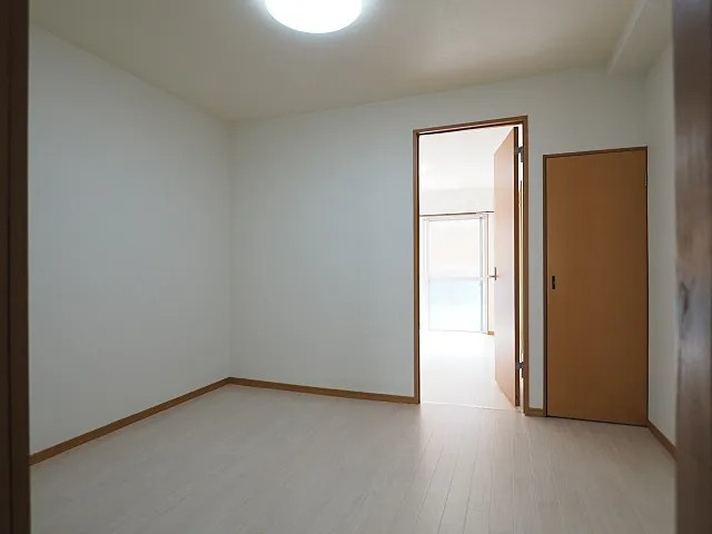 神戸市灘区楠丘町５丁目の賃貸マンションの居間・リビング