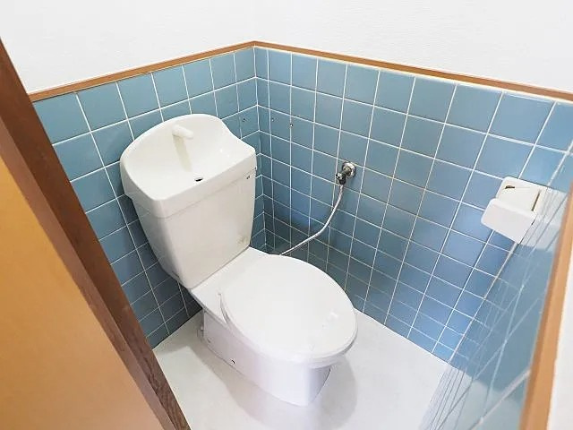 神戸市灘区楠丘町５丁目の賃貸マンションのトイレ