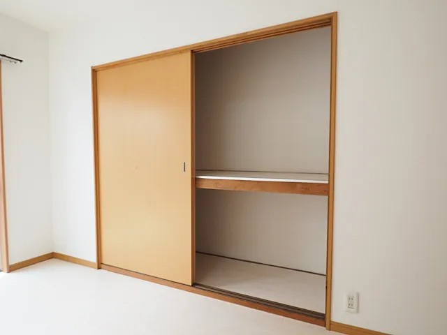 神戸市灘区楠丘町５丁目の賃貸マンションの収納