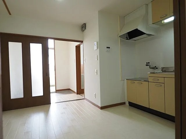 神戸市灘区楠丘町５丁目の賃貸マンションの居間・リビング