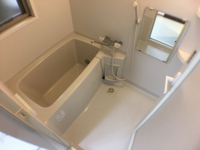 神戸市灘区城内通５丁目の賃貸マンションの浴室
