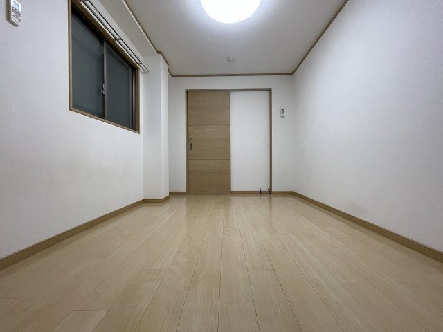 呉ビルの居間・リビング