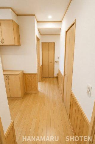 中古　千葉市花見川区千種町の玄関|＊当日ご案内可＊ご希望の物件まとめてご案内！弊社が掲載していない物件でもOK♪お気軽にご相談ください ♪お電話でのお問合わせがスムーズ♪