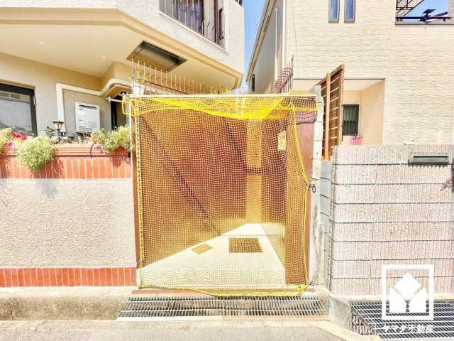プチ東園田のその他共用部分|衛生面への配慮もうかがえる、心地よく利用できるごみ置き場です。