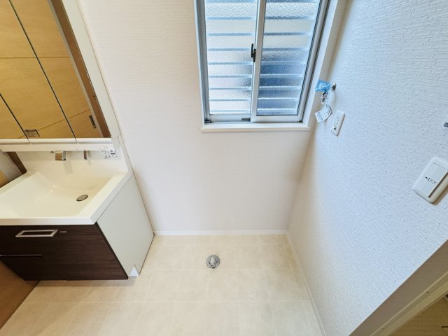 松戸市小金原９丁目中古戸建【栗ケ沢小学校：8分】のランドリースペース|洗濯機置き場