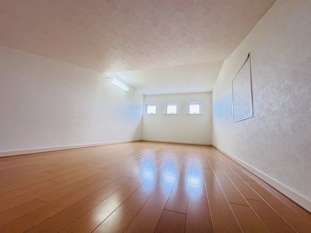 松戸市小金原９丁目中古戸建【栗ケ沢小学校：8分】の内装|小屋裏収納内部
