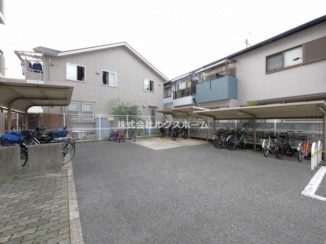 サンアベニューの駐車場
