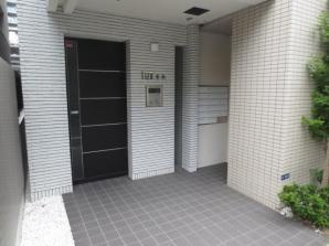 ルークス冬木のエントランス
