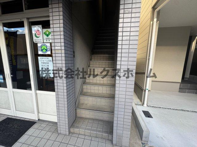 真山ハイツのエントランス