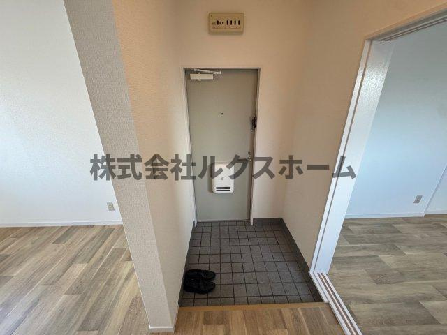 真山ハイツの玄関