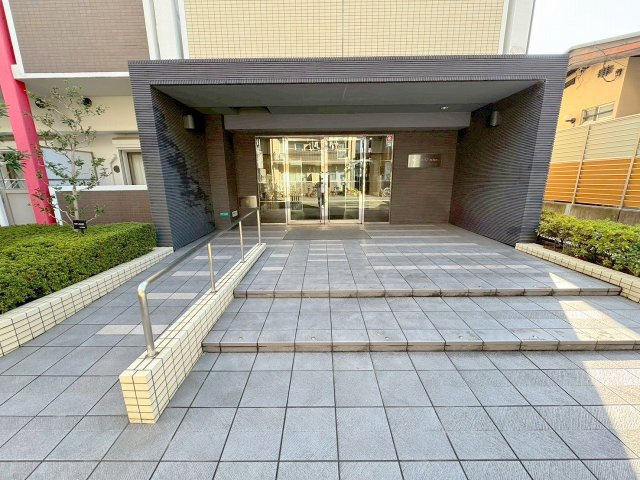 レジュールアッシュJUSOのエントランス