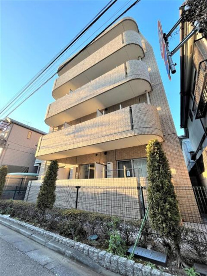 【外観】 | 敷地内には植栽を設置