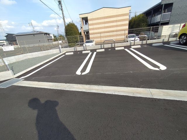 Ｓｅｒｅｎｉｔｙ　Ｎの駐車場