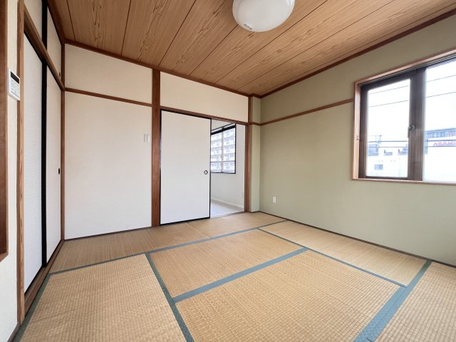 ライヴズビルの和室