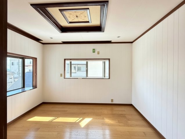 【湯河原町鍛冶屋】吹抜けがもたらす明るく開放的な室内の洋室|リフォーム後の引き渡しになります　※リフォーム画像はイメージです
