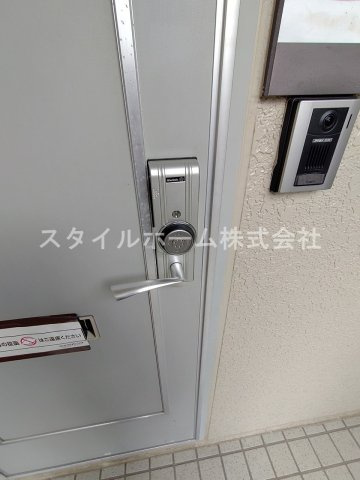 セジュール西小坂井Cの玄関