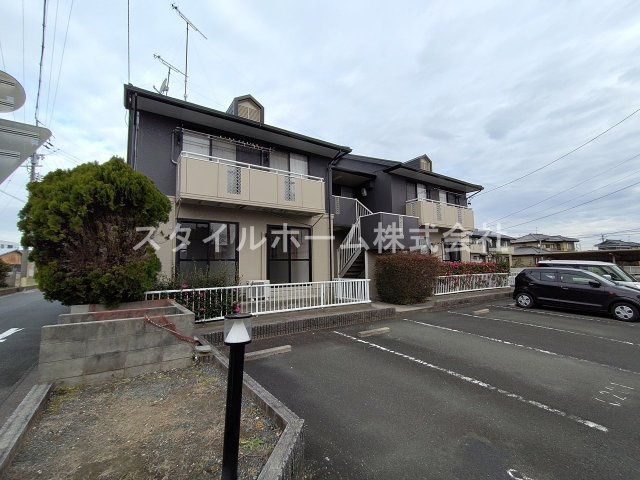 セジュール西小坂井Cの玄関