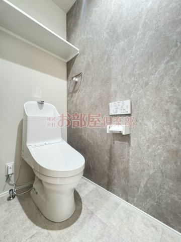 BRAVE BASE江戸屋敷のトイレ|コンパクトで使いやすいトイレです