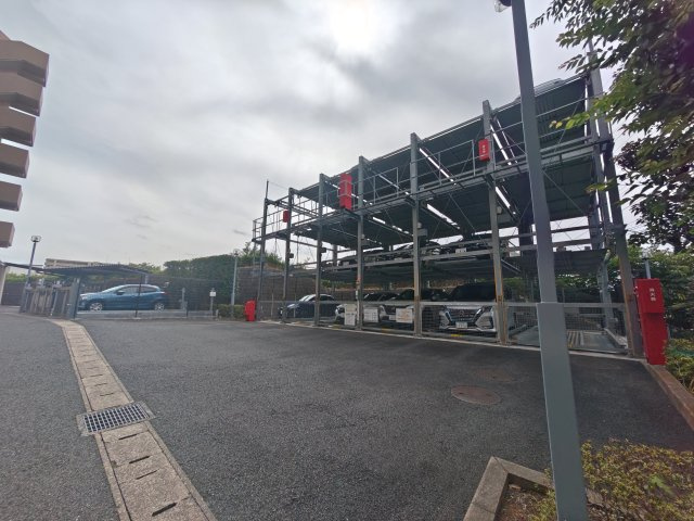東急ドエル・アルス稲毛園生町の駐車場