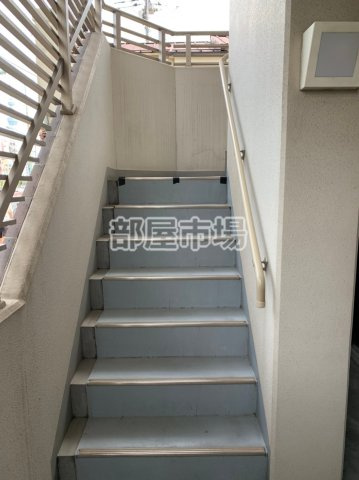 ライジングプレイス南千住のその他|共有階段