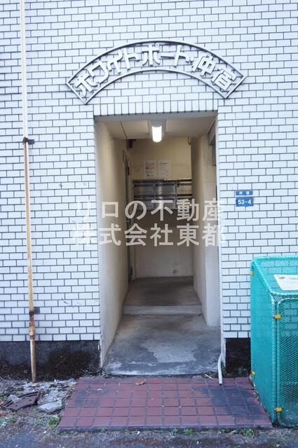 こちらから入ります