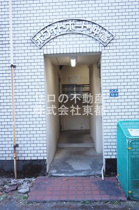 こちらから入ります