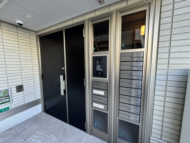 D-ROOM平野本町のエントランス