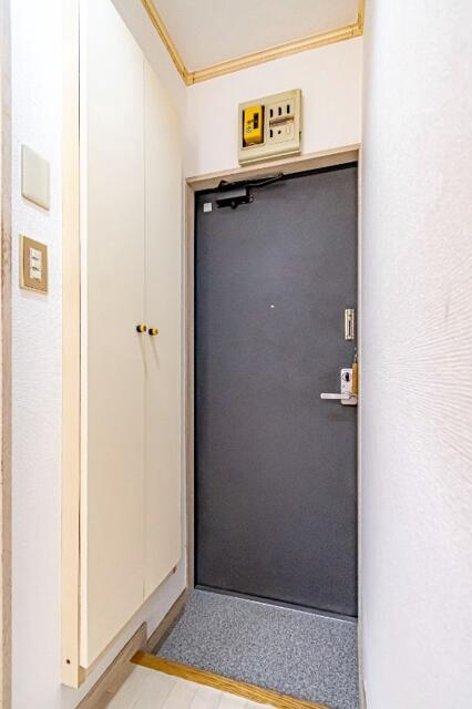 デュオ二ッ木の玄関