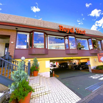 ロイヤルホスト尾山台店まで220m
