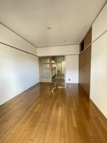 森藤不動産ビルの寝室