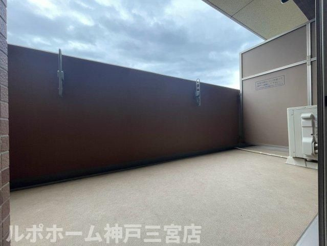 エスライズ新神戸のバルコニー
