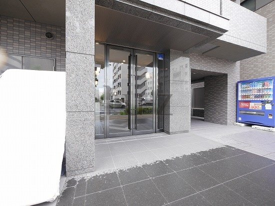 ルーブル横濱反町のエントランス