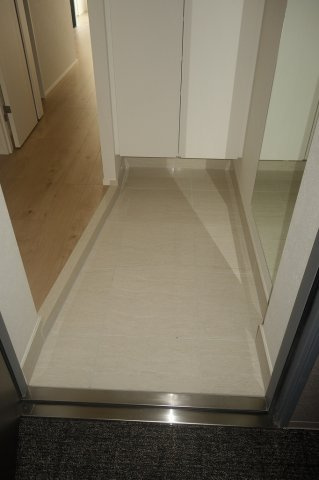 VELAOS HAKUSANの玄関