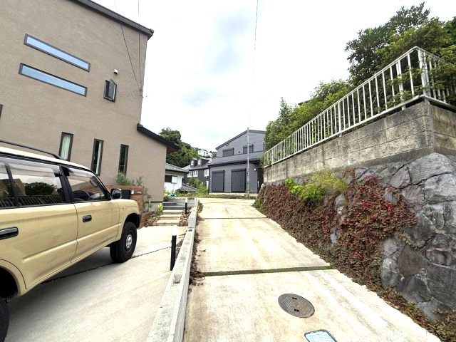 海見え！築後未入居物件　旧分譲地内　4LDK 　駐車複数台の外観|エントランス部分