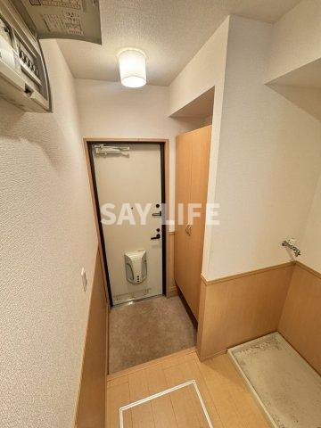 クリエ西山本の玄関