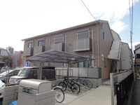 築１年のキレイな建物です