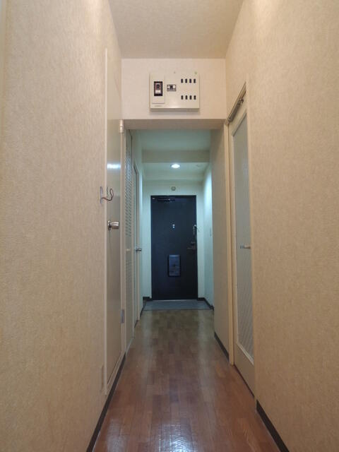 イーストパーク胡録台の内装|廊下