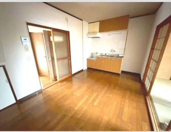 辻町3丁目戸建の居間・リビング