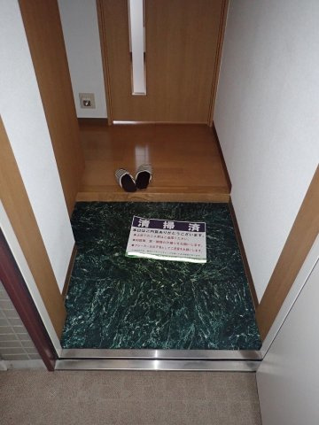 メインステージ本駒込駅前の玄関